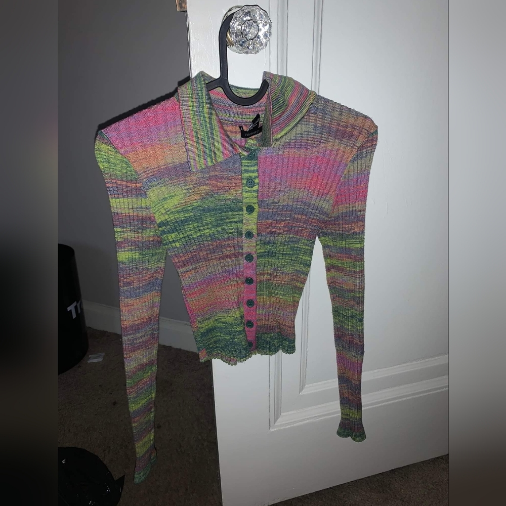 multicolored fitted crop sweater